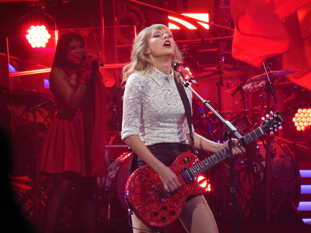 Taylor_Swift_-_Red_Tour_08